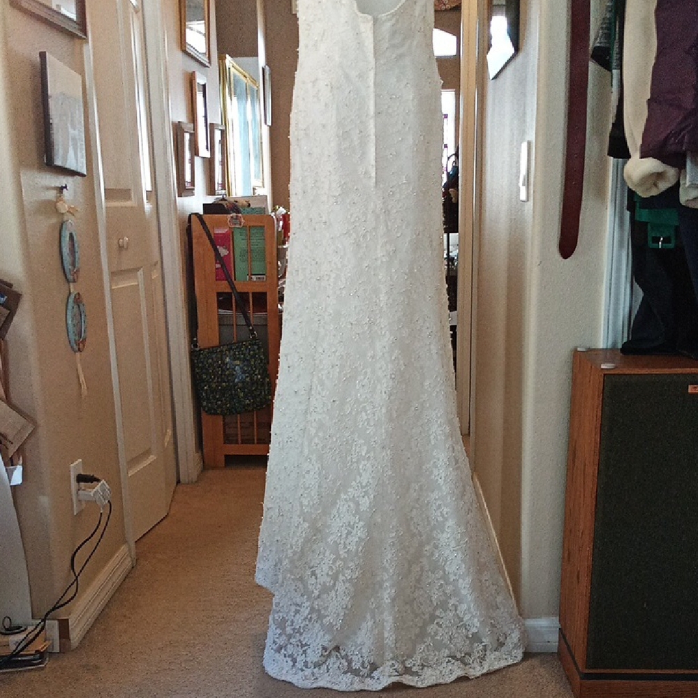 David's Bridal Ivory Halter Beaded Lace Gown By Sue Wong Size 8 - Picture 6 of 16